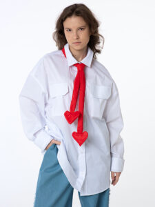 Комплект «Стрелы амура» —  базовая белая рубашка оверсайз и шарф — галстук с сердцами