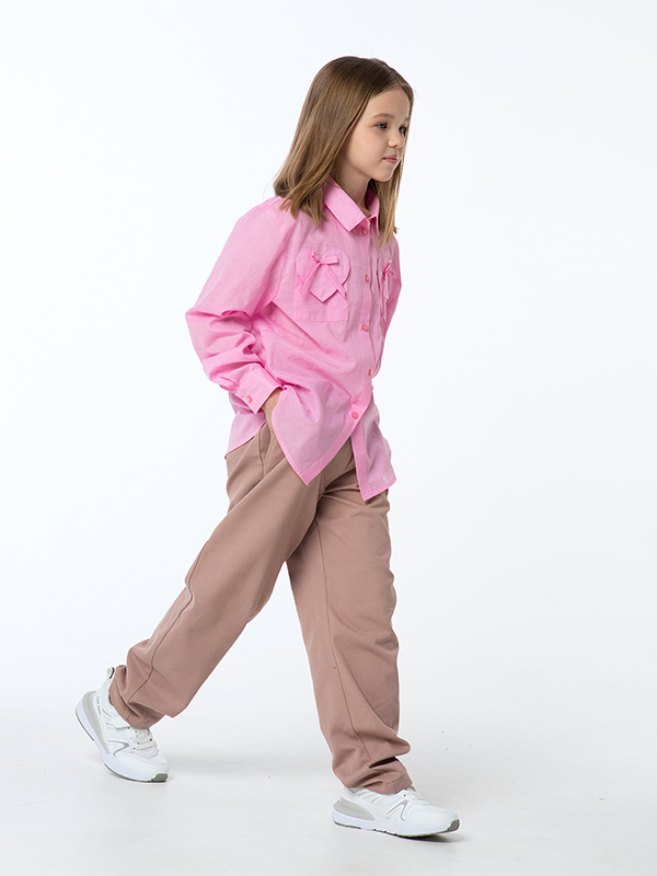 Бежево-розовые детские джинсы-бананы с карманами-сердечками