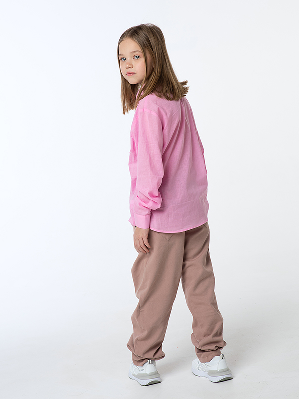 Бежево-розовые детские джинсы-бананы с карманами-сердечками