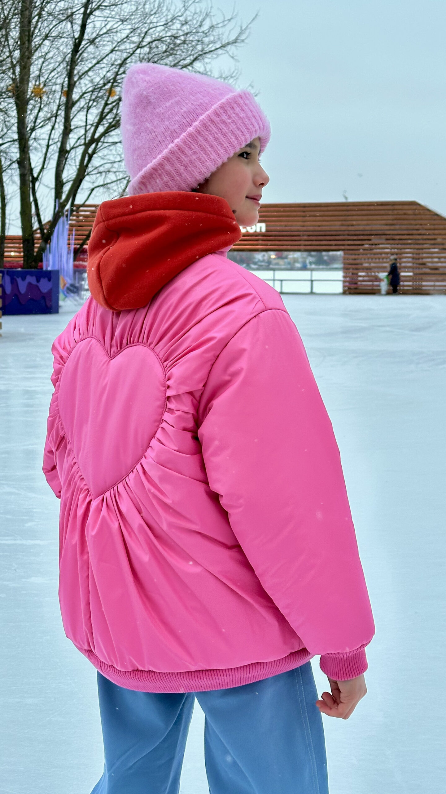 Розовая куртка-бомбер "Hearts alive" для девочки версия ЗИМА