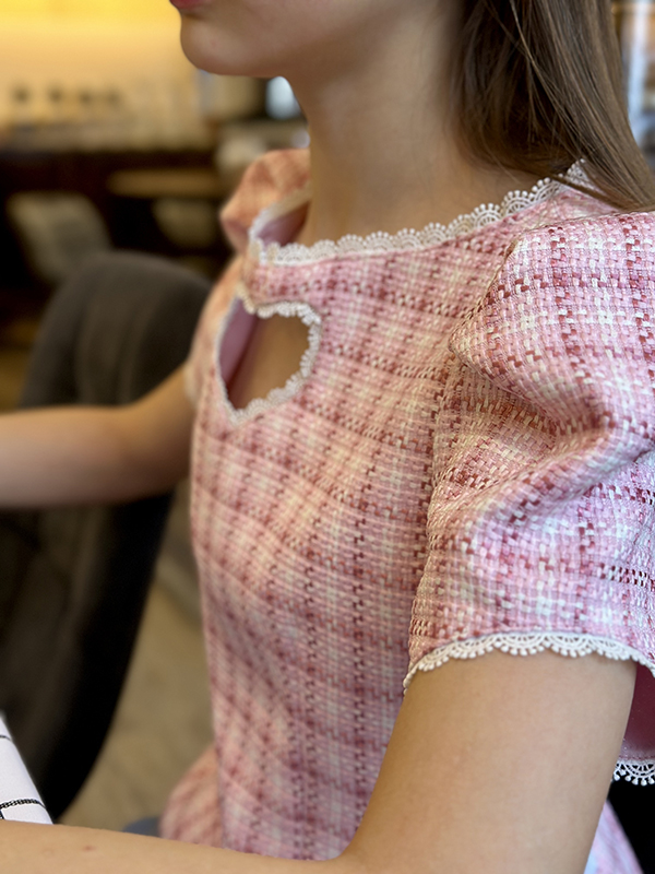 Розовый топ-корсет с вырезом-сердечком