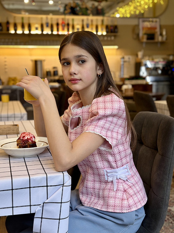 Розовый топ-корсет с вырезом-сердечком