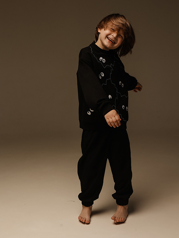 Черный детский свитшот "Чернушка"