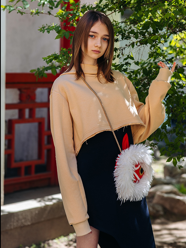 Укороченный бежевый худи на девочку