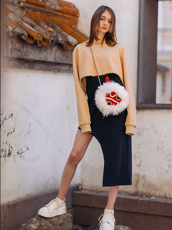 Укороченный бежевый худи на девочку