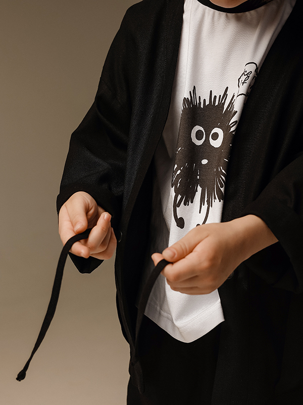 Черный костюм-кимоно из льна на мальчика