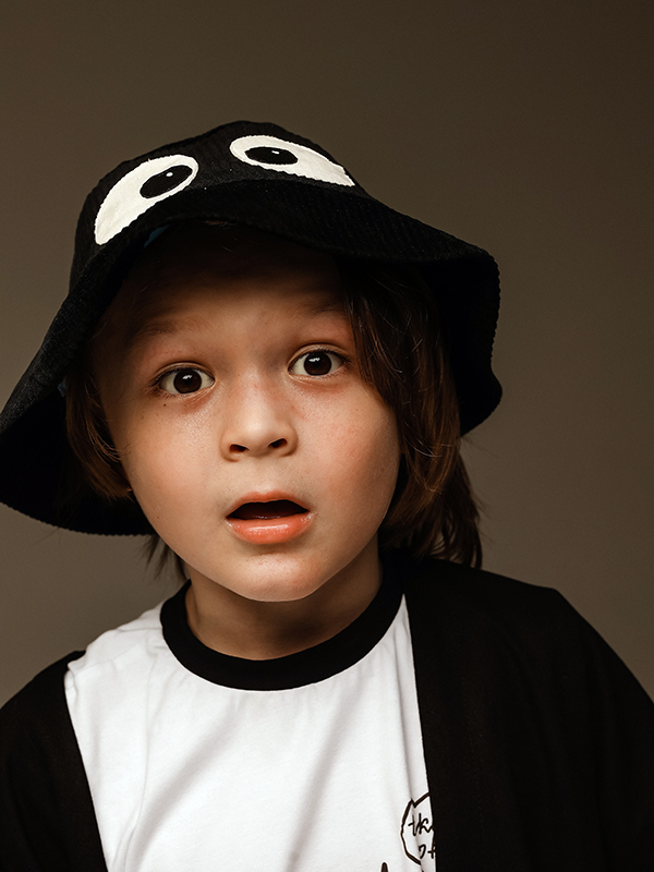 Черная детская панама аппликацией "Чернушка"