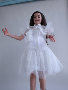 Нарядное десткое платье «Лебедь»