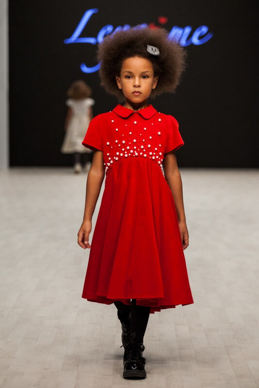 расшитое жемчугом