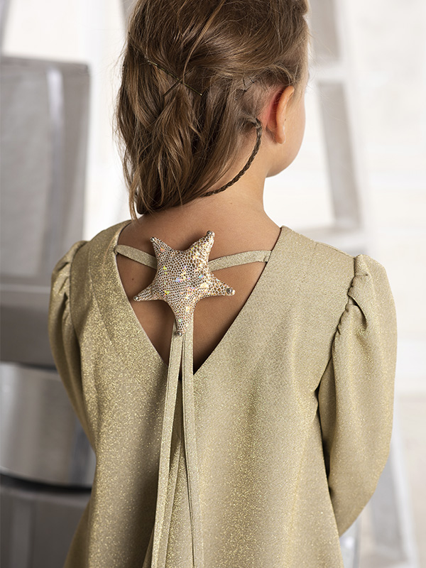 Нарядное детское платье из золотистого люрекса со звездами