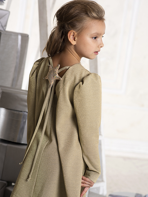 Нарядное детское платье из золотистого люрекса со звездами