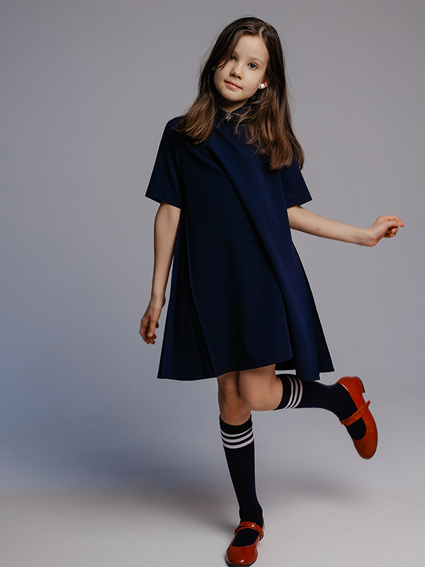 Синее школьное платье-трапеция с воротником-стойкой