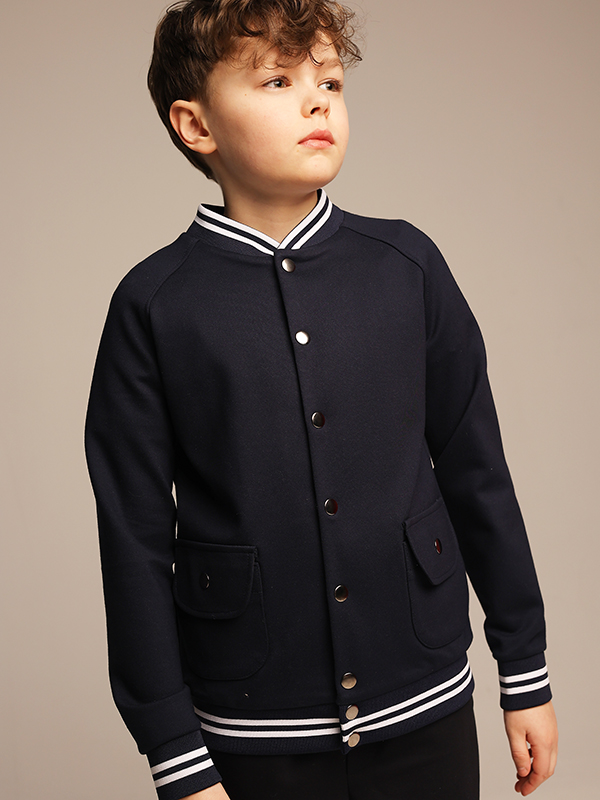 Школьный бомбер из джерси с контрастными полосками на мальчика