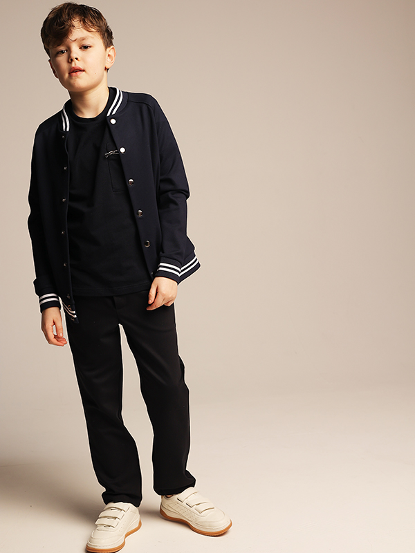 Школьный бомбер из джерси с контрастными полосками на мальчика