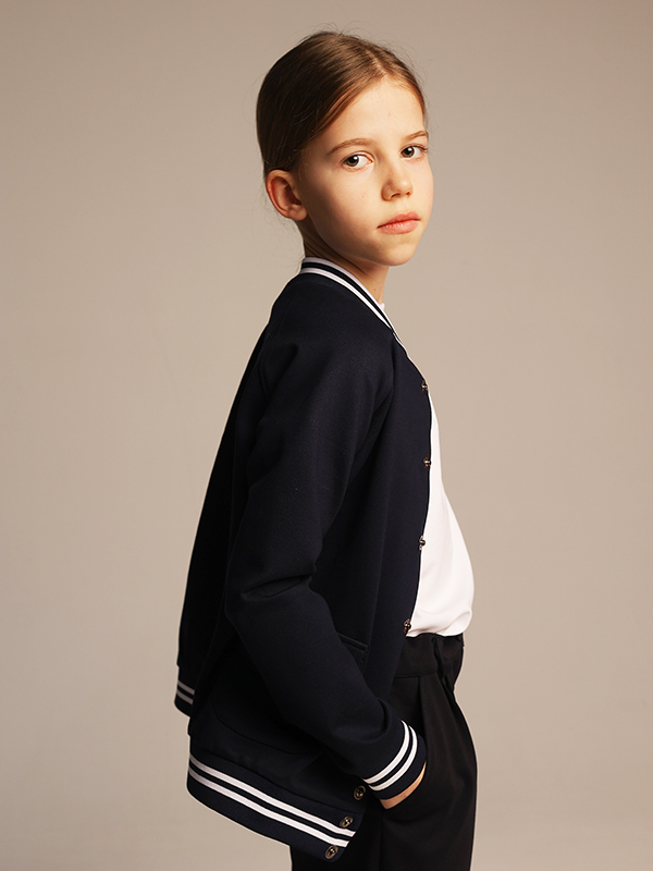 Школьный бомбер из джерси с контрастными полосками на девочку