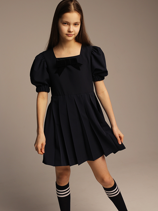 юбкой-мини в стиле аниме