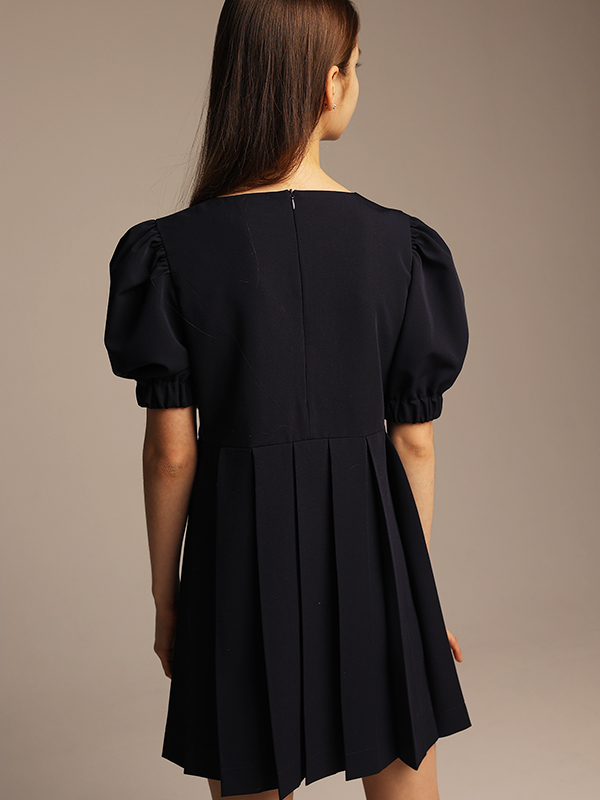 юбкой-мини в стиле аниме