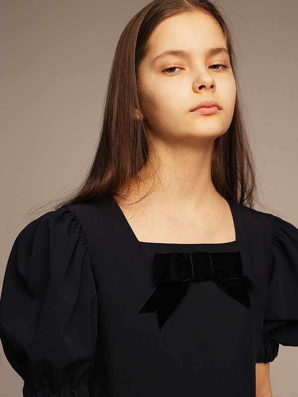 юбкой-мини в стиле аниме