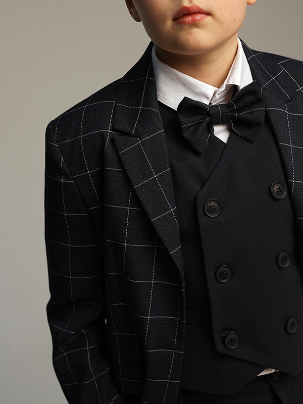 Двубортный синий школьный жилет на мальчика