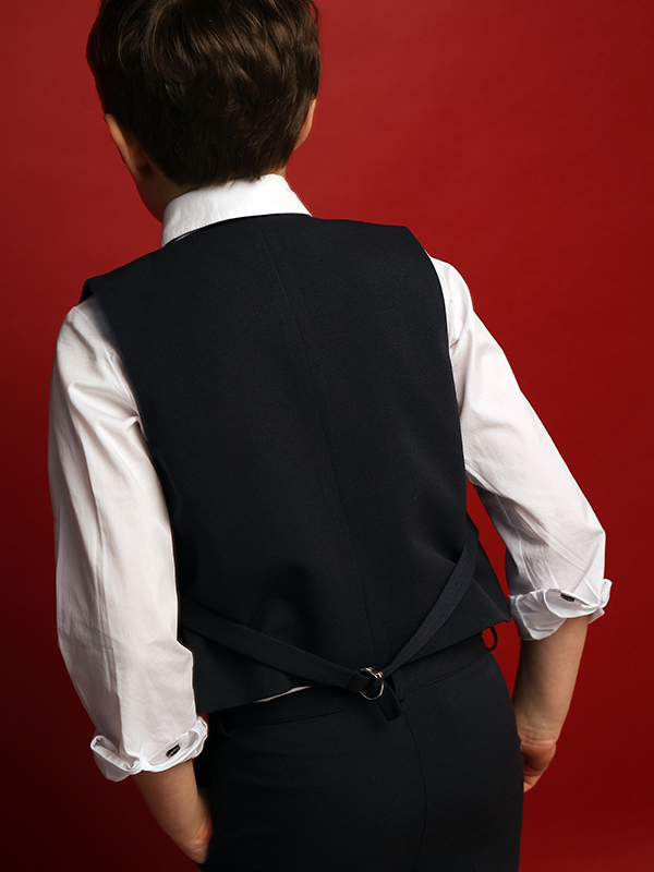 Двубортный синий школьный жилет на мальчика