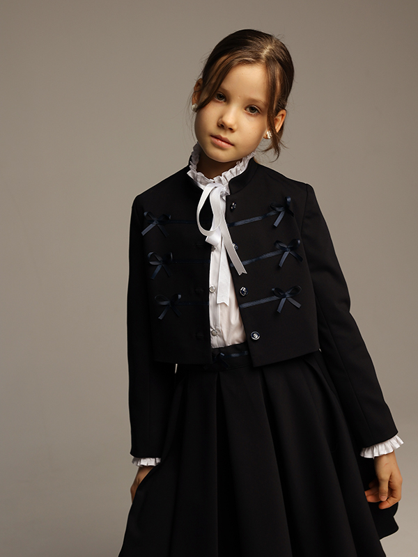Нарядный синий школьный жакет с застежкой-бантами на девочку