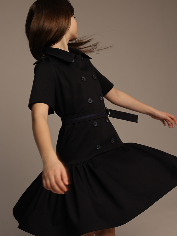 Синее двубортное школьное платье-тренч