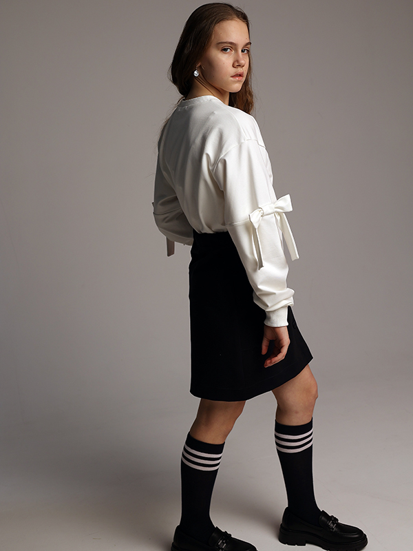 Синяя школьная юбка-трапеция с накладными карманами с застежкой на пуговицах