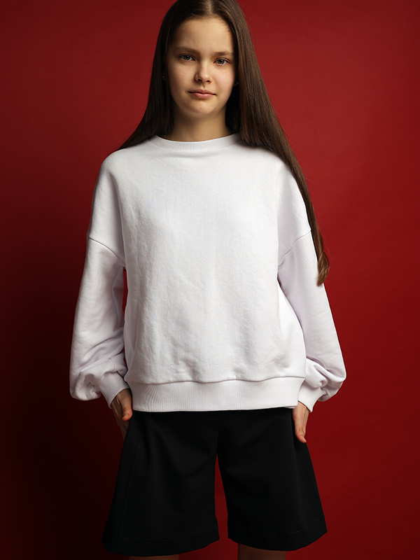 Базовый белый свитшот на девочку