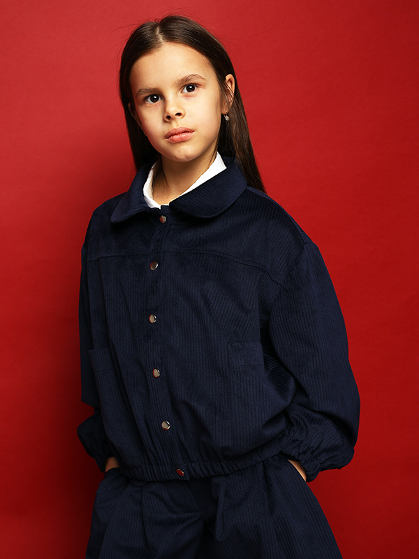 Синий школьный жакет-бомбер из вельвета на девочку