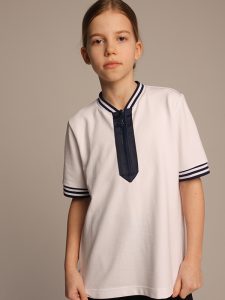 Белая футболка с молнией и контрастным воротником на девочку