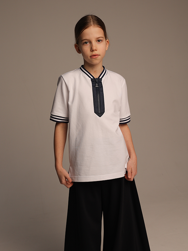 Белая футболка с молнией и контрастным воротником на девочку