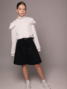 Расклешенная синяя школьная шорты-юбка на девочку