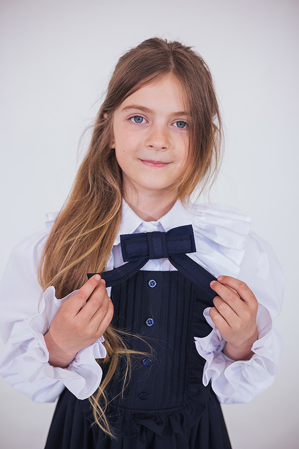 Синий бант съемный на кнопке