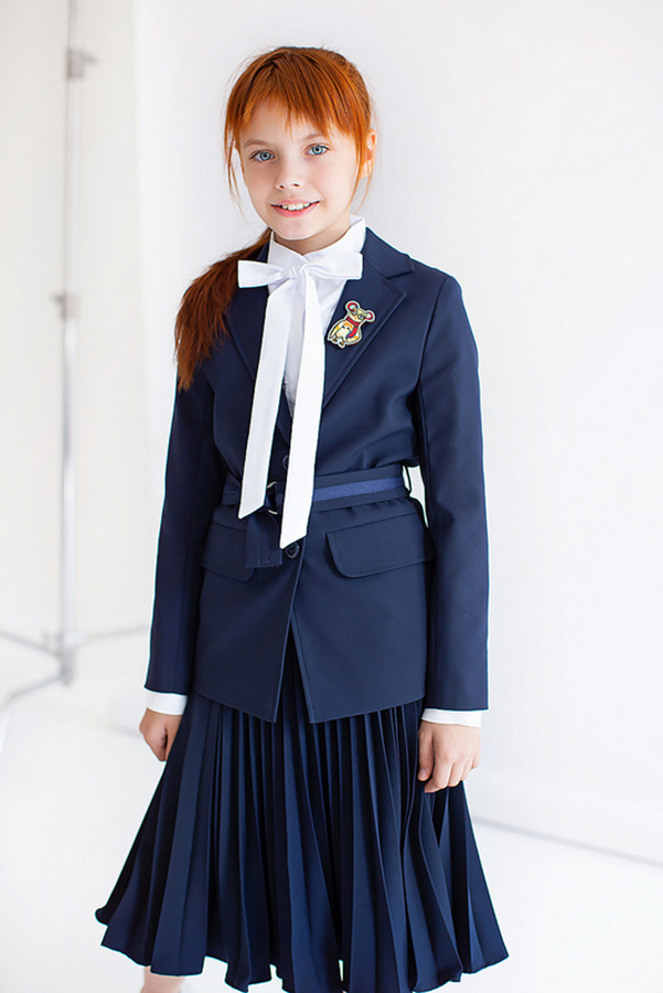 Удлиненный синий школьный пиджак для девочки