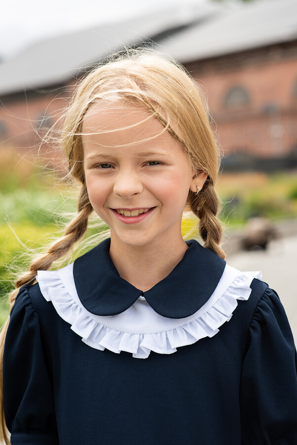 рукавами-фонариками и съемным воротником в комплекте