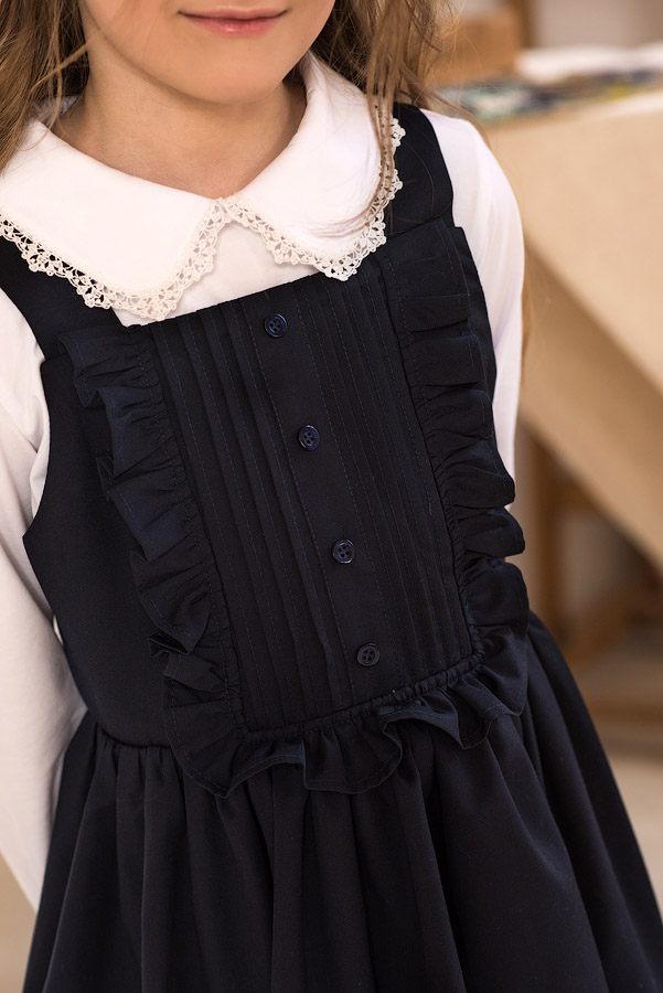 Трикотажная белая школьная блузка с кружевным воротничком