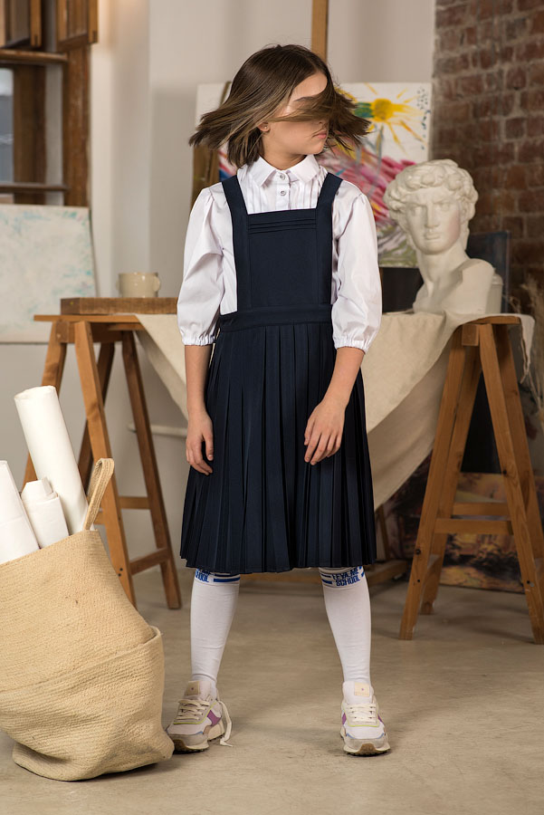 Белая школьная блузка с широкими складками на груди и рукавом "три четверти"