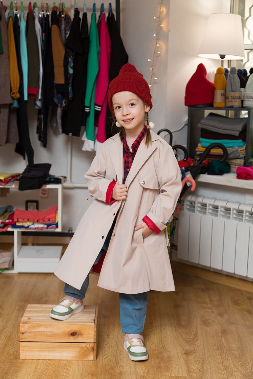 Детский плащ-тренч оливково-бежевый с кокетками