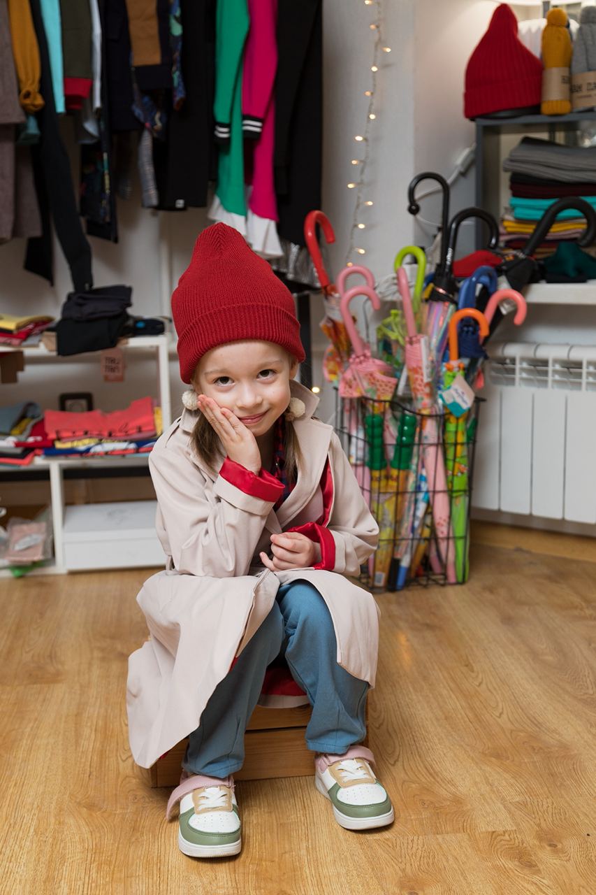 Детский плащ-тренч оливково-бежевый с кокетками