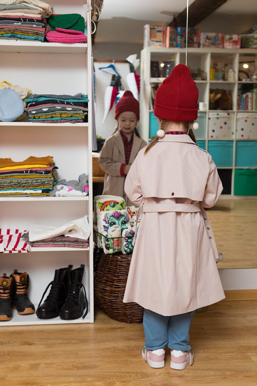 Детский плащ-тренч оливково-бежевый с кокетками