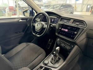 Volkswagen Tiguan 2018 1.4 AMT (150 л.с.) 4WD Exclusive c пробегом - фото 3