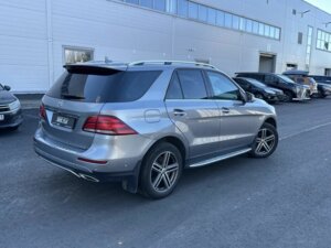 Mercedes-Benz GLE 2015 300 3.5 AT (249 л.с.) 4WD GLE 300 4MATIC Особая серия c пробегом - фото 2