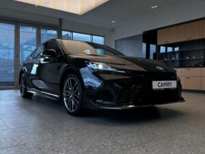 Новый Toyota Camry 2026 2.0hyb CVT (197 л.с.) Sport PLUS  - фото 2