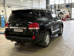 Toyota Land Cruiser 2011 4.5d AT (235 л.с.) 4WD Люкс (юбилейная версия) c пробегом - фото 2