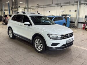 Volkswagen Tiguan 2018 2.0 AMT (180 л.с.) 4WD Comfortline c пробегом - фото 2