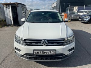 Volkswagen Tiguan 2017 2.0 AMT (180 л.с.) 4WD Highline c пробегом - фото 2