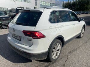 Volkswagen Tiguan 2017 2.0 AMT (180 л.с.) 4WD Highline c пробегом - фото 4