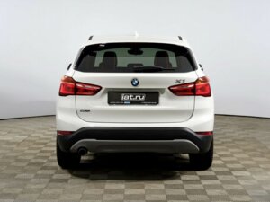 BMW X1 2016 18i sDrive 1.5 AT (136 л.с.)  c пробегом - фото 6