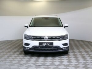 Volkswagen Tiguan 2018 2.0 AMT (180 л.с.) 4WD Comfortline c пробегом - фото 2