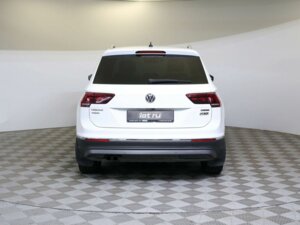 Volkswagen Tiguan 2018 2.0 AMT (180 л.с.) 4WD Comfortline c пробегом - фото 6